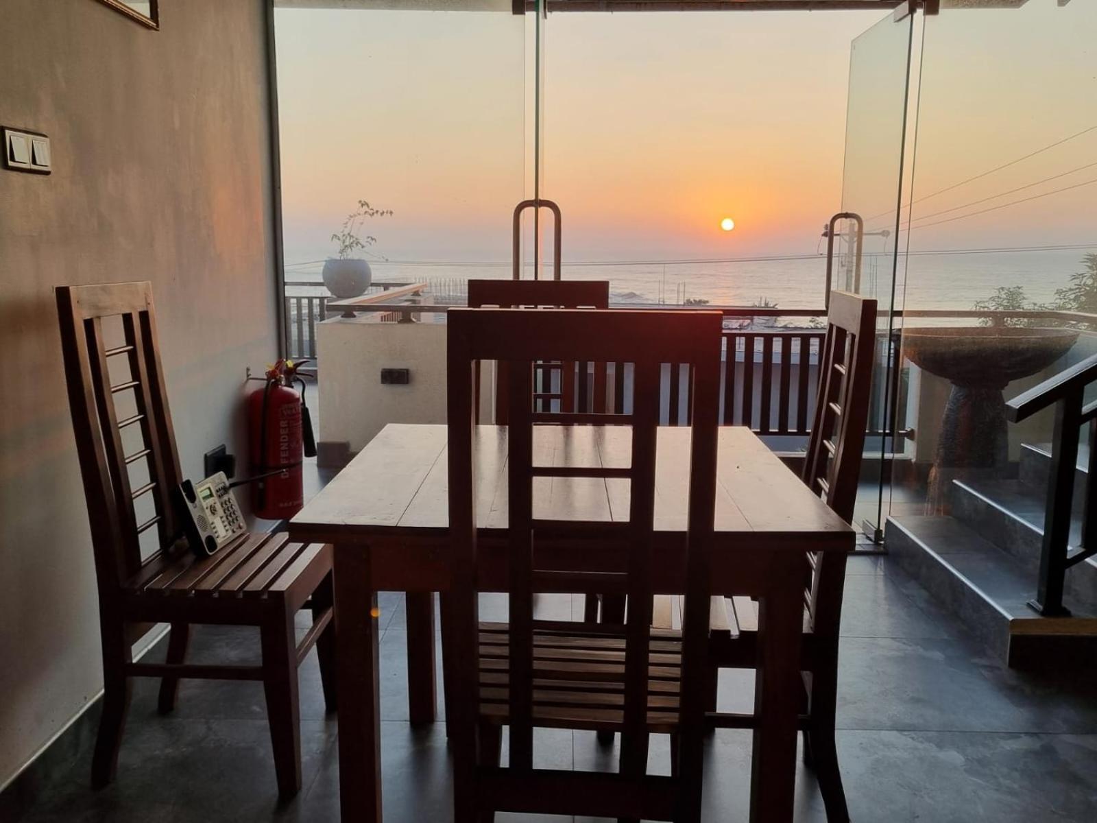 Queens Beach Hotel Tangalle Dış mekan fotoğraf