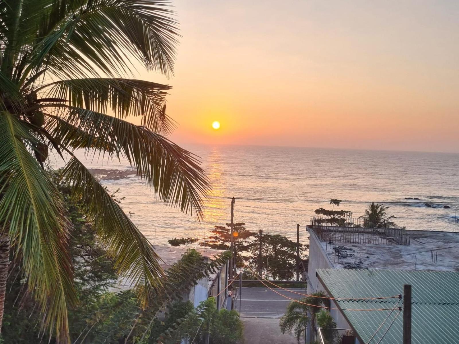 Queens Beach Hotel Tangalle Dış mekan fotoğraf