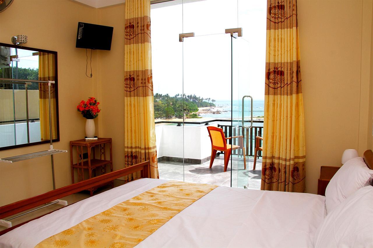 Queens Beach Hotel Tangalle Dış mekan fotoğraf