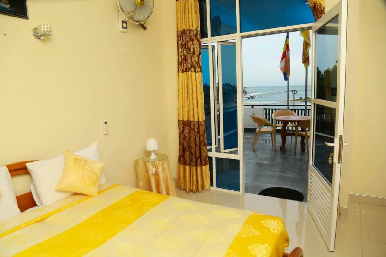 Queens Beach Hotel Tangalle Dış mekan fotoğraf