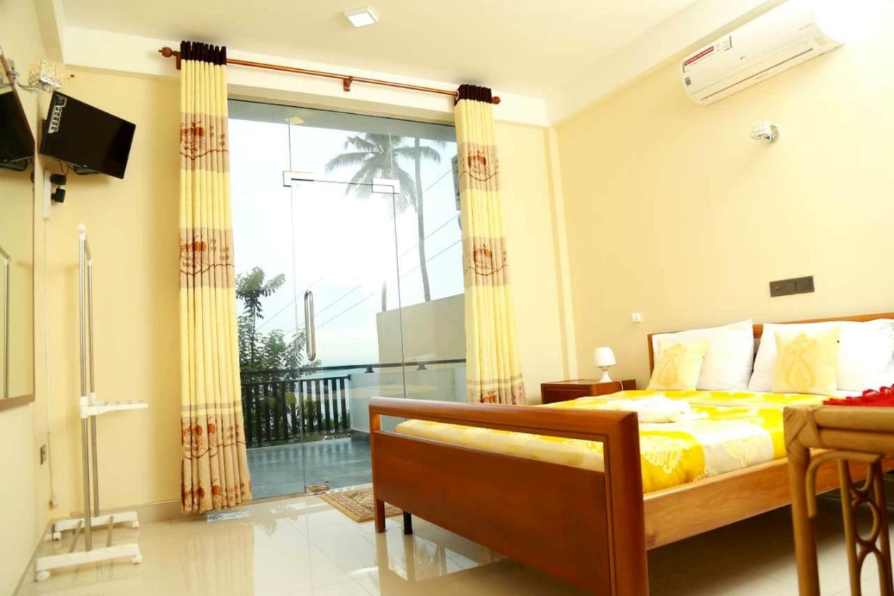 Queens Beach Hotel Tangalle Dış mekan fotoğraf