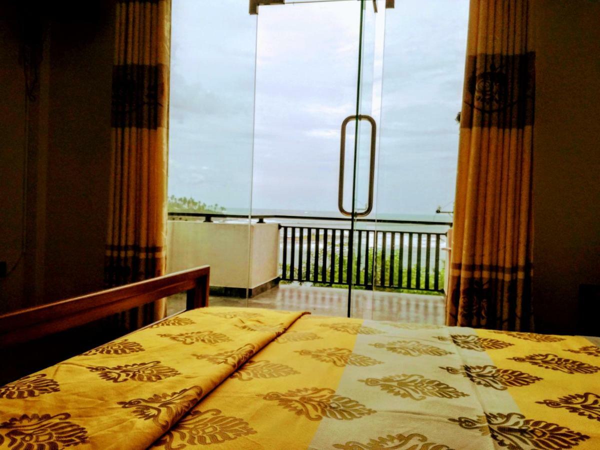 Queens Beach Hotel Tangalle Dış mekan fotoğraf