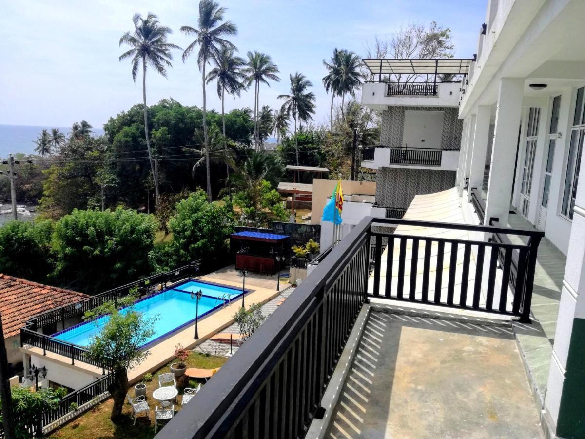 Queens Beach Hotel Tangalle Dış mekan fotoğraf